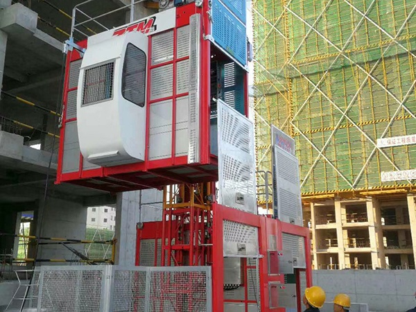 施工电梯SC200200